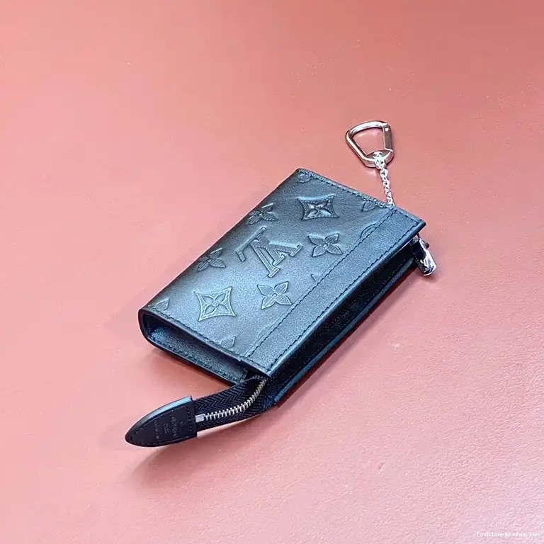 Fashionrepsfam ru LV 2312YA0029 Bags 0804